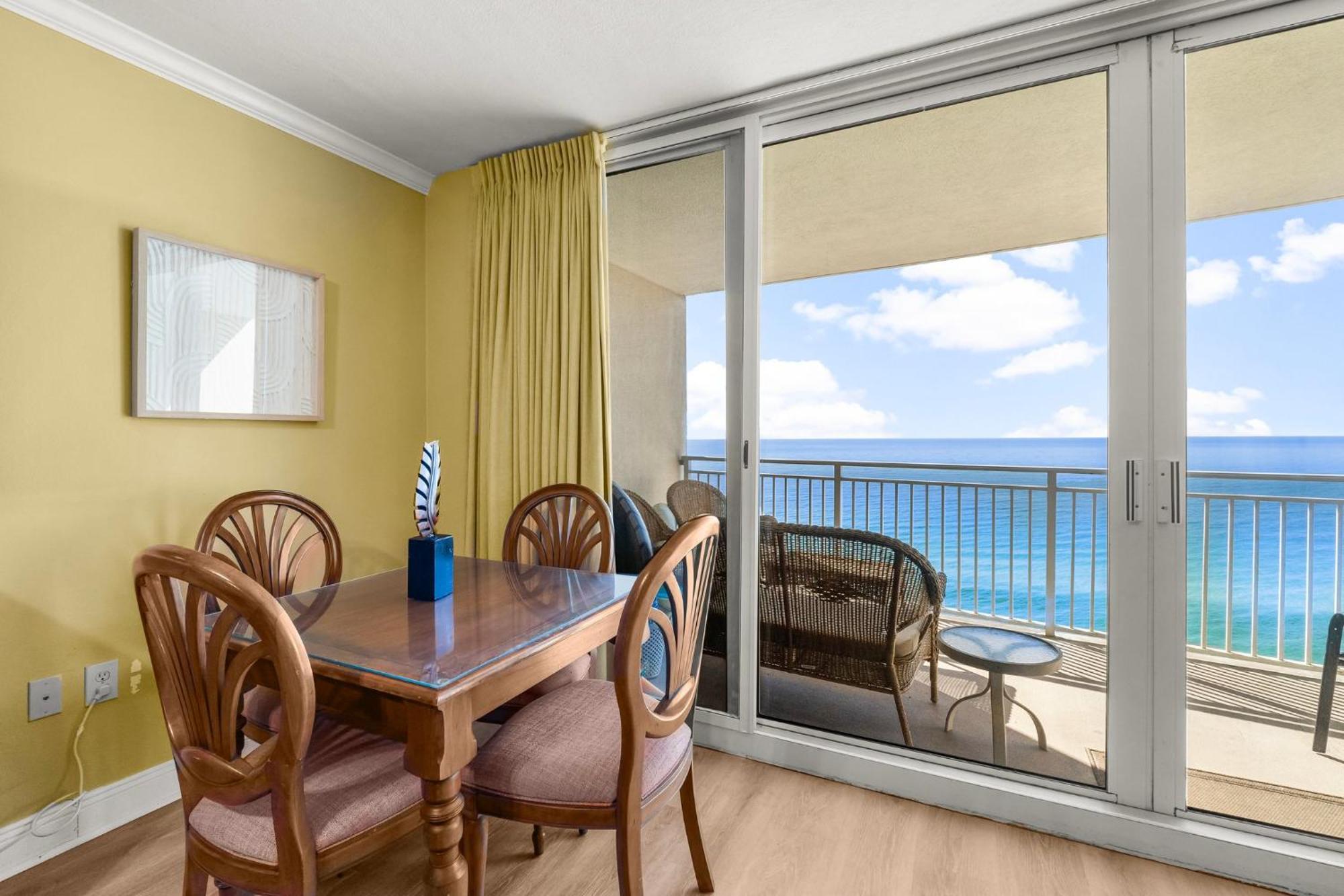Beautiful Beachfront Paradise! Emerald Beach Resort Panama City Beach Eksteriør billede