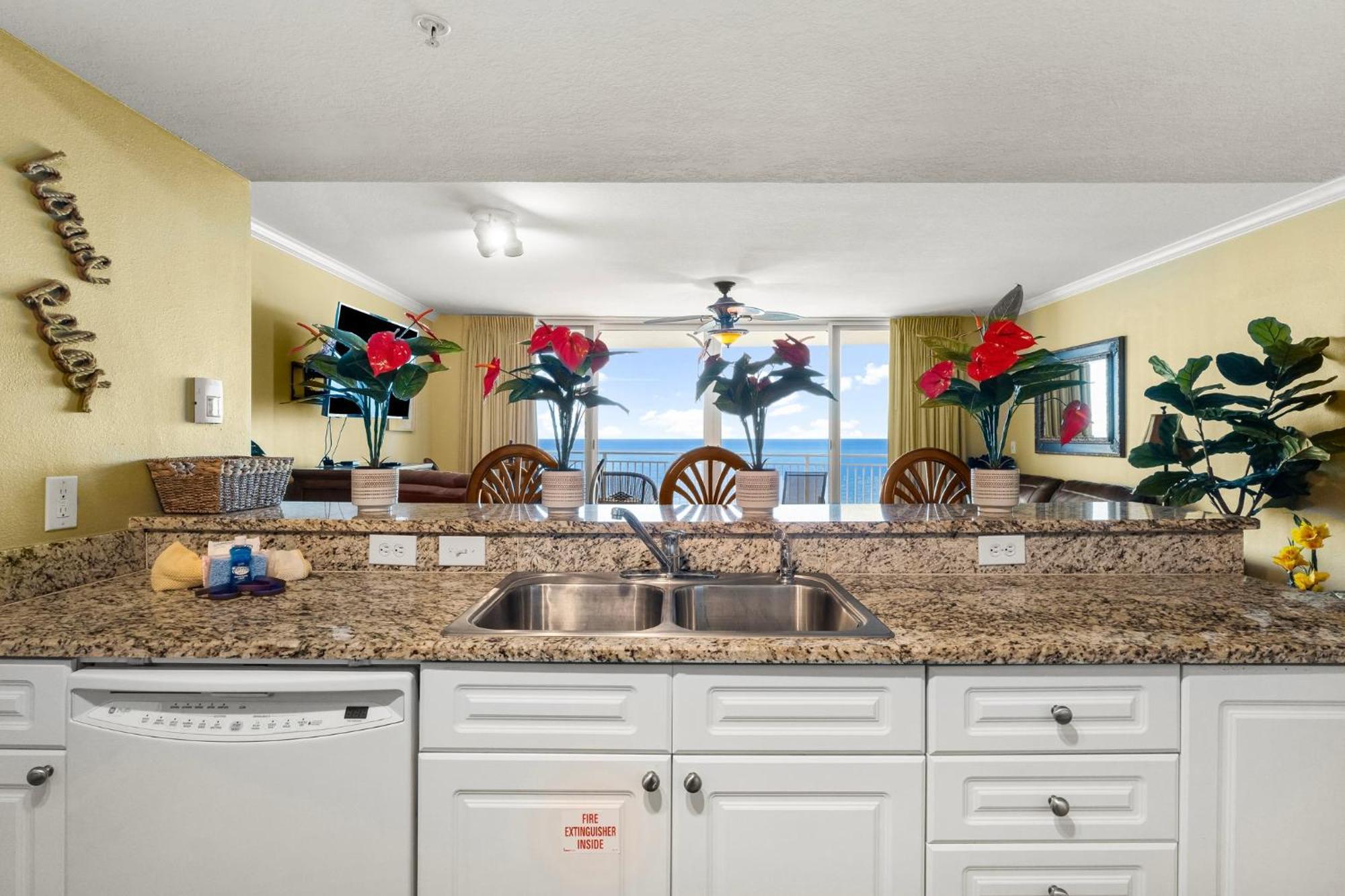 Beautiful Beachfront Paradise! Emerald Beach Resort Panama City Beach Eksteriør billede